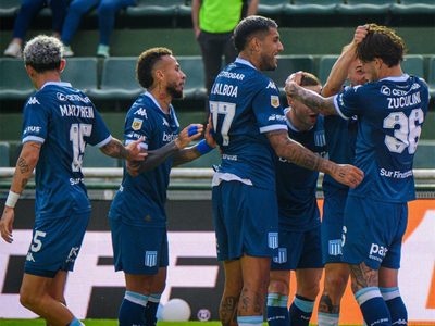 Racing puso en aprietos a Banfield con el descenso