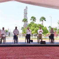 AMLO augura autosuficiencia energética para 2024