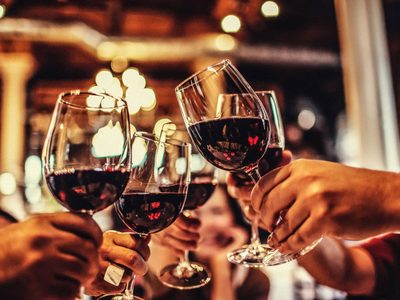 En esta región de España ya comenzaron a relajar las medidas: abren bares y restaurantes