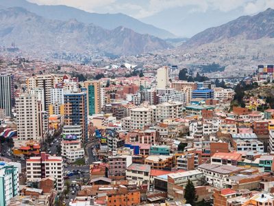 Bolivia elimina cuatro impuestos, incluido el tributo a grandes fortunas