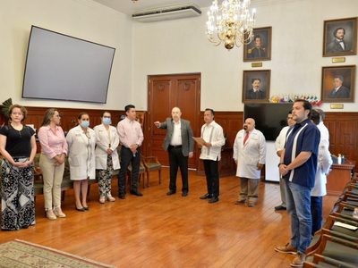 Tras denuncia sobre fármacos oncológicos a punto de caducar, dimite secretario de Salud de Veracruz