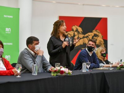 Carreras: “La gente está cansada de la disputa vacía de los partidos nacionales”