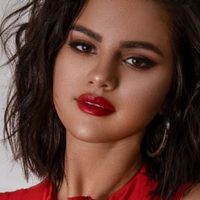¡Qué atrevida! Selena Gómez usó un vestido tan pegado que la traicionó ¡Al borde del bloqueo!