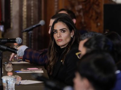 Rojo de la Vega, entre el pañuelo verde y las demandas evangélicas