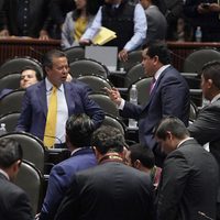 El PRI fustiga al INE por no sancionar actos de AMLO; oposición denuncia gasto millonario en 'tapados” priistas