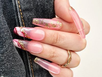 Nail Art: cómo se hace la novedosa técnica "glass nails" para lucir moderna y sofisticada