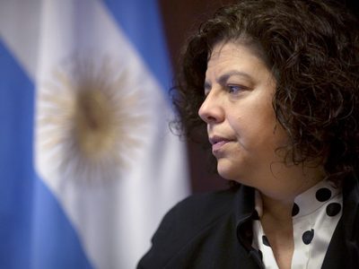 Vizzotti se retractó y afirmó que se aplicarán las dos dosis de la Sputnik V