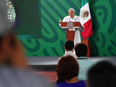 AMLO culpa al INE y a los medios por la escasa participación en la consulta