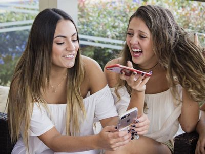 El esperado ‘modo oscuro’ en WhatsApp ya está por llegar