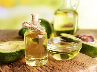 Prepará tu propio aceite de palta para rejuvenecer la piel de tu rostro: en pocos minutos y sin gastar de más