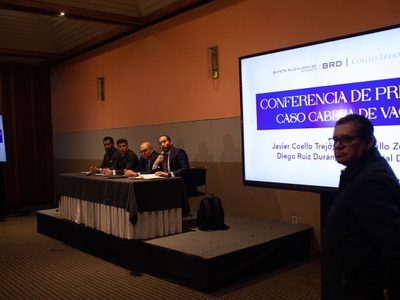 Defensa de Cabeza de Vaca denuncia a Nieto y Villarreal; los acusa de complot