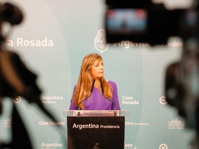 Gabriela Cerruti: “El dólar blue no fue tema de conversación estos días porque bajaba”