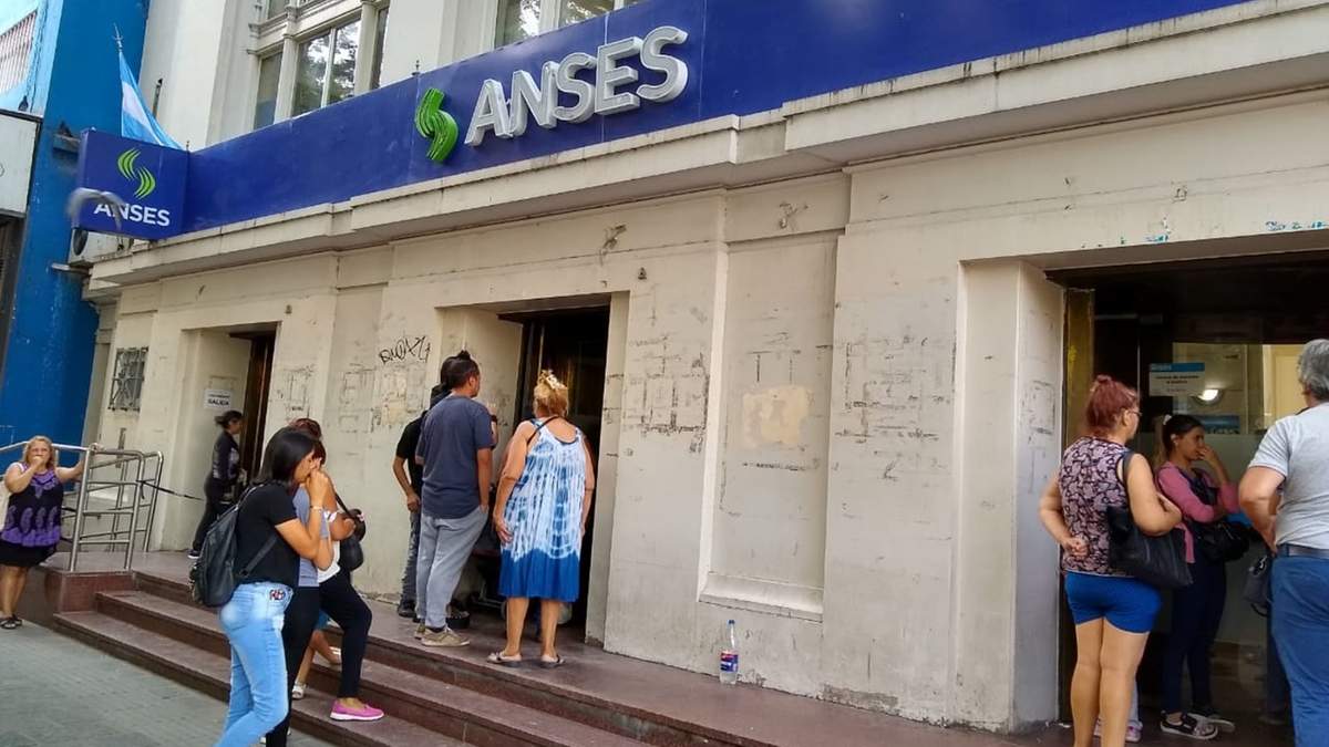 Dependencia de la ANSES. Fuente: (Twitter)