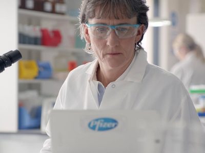 Pfizer anuncia que su antiviral reduce el riesgo de hospitalización o muerte por covid-19 en un 89%