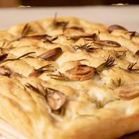 Pan de ajo confitado y sin amasar: probá esta receta perfecta, esos sandwiches gourmet que todos van a alabar