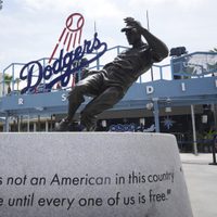 El beisbol celebra el legado de Jackie Robinson 78 años después de que rompió la barrera del color