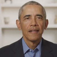 Obama acusa a la Administración Trump de "promover activamente la división" en EU