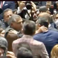 Así fue el saludo entre Adán Augusto López y "Alito" Moreno en la entrega del informe