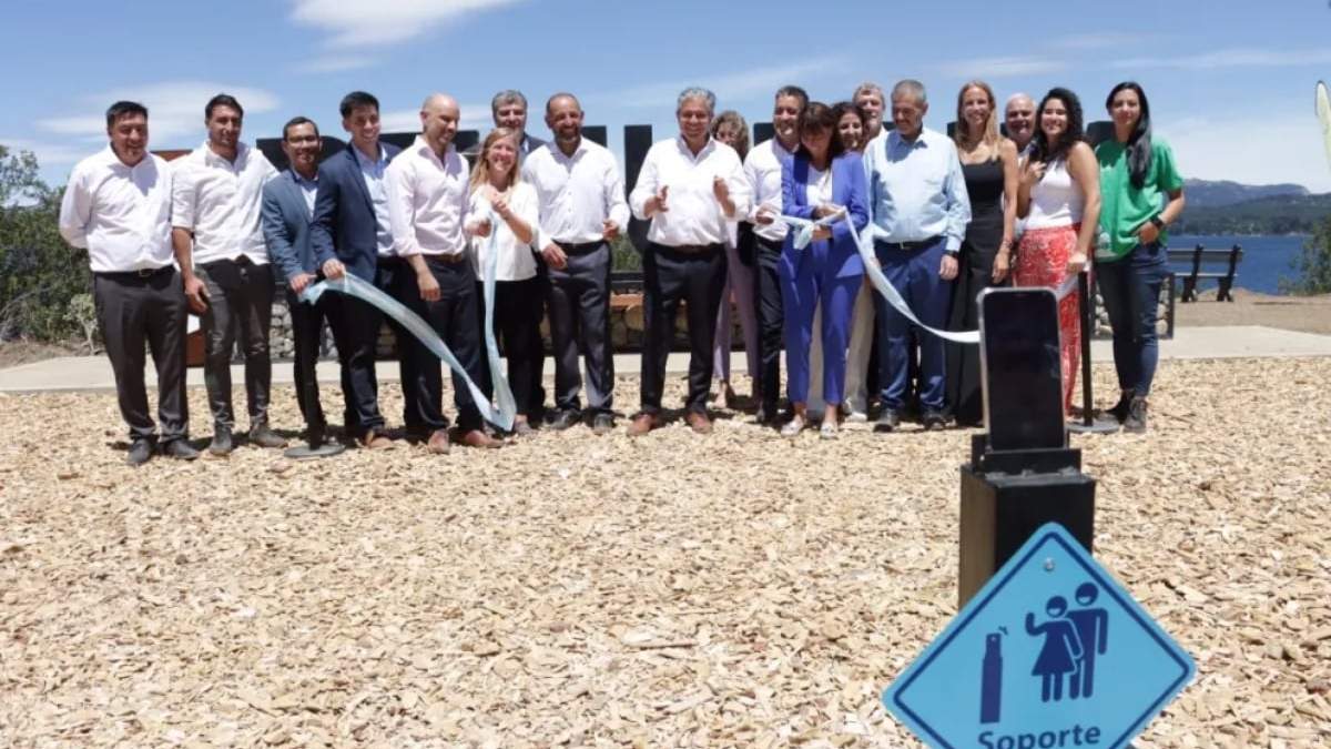 El gobernador Figueroa durante las actividades en Villa Pehuenia