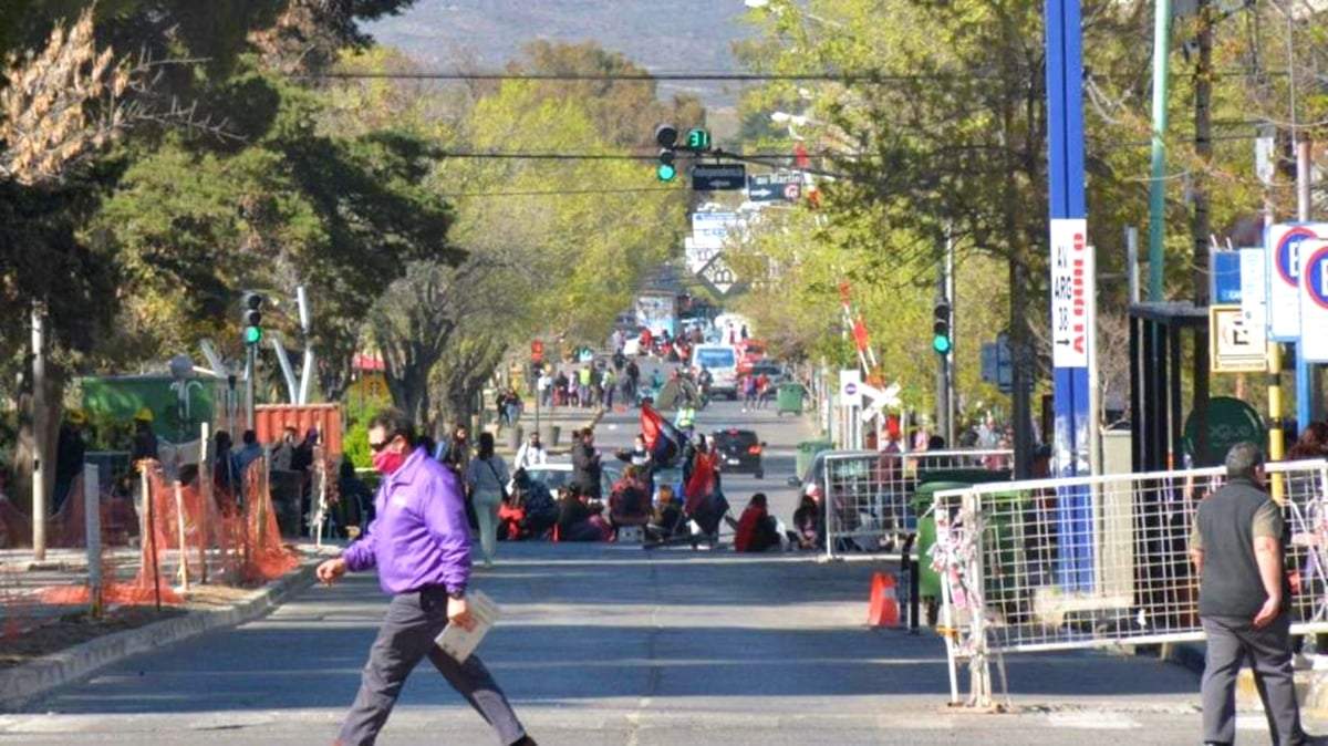 Cortes en Neuquén Capital. Fuente: (Twitter)
