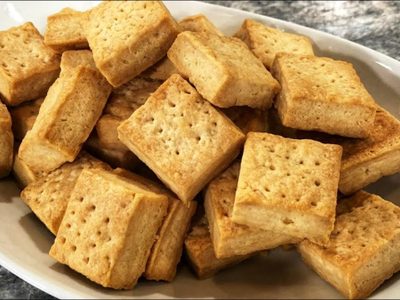 Con solo 2 tapas de pascualina, prepará 4 tipos de bizcochitos de diferente sabor y divinos