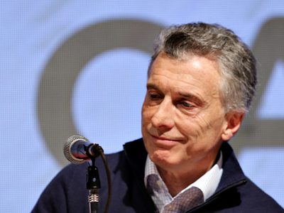 La UCR acusó a Macri de "fundamentar al Kirchnerismo" y lo comparó con Cristina
