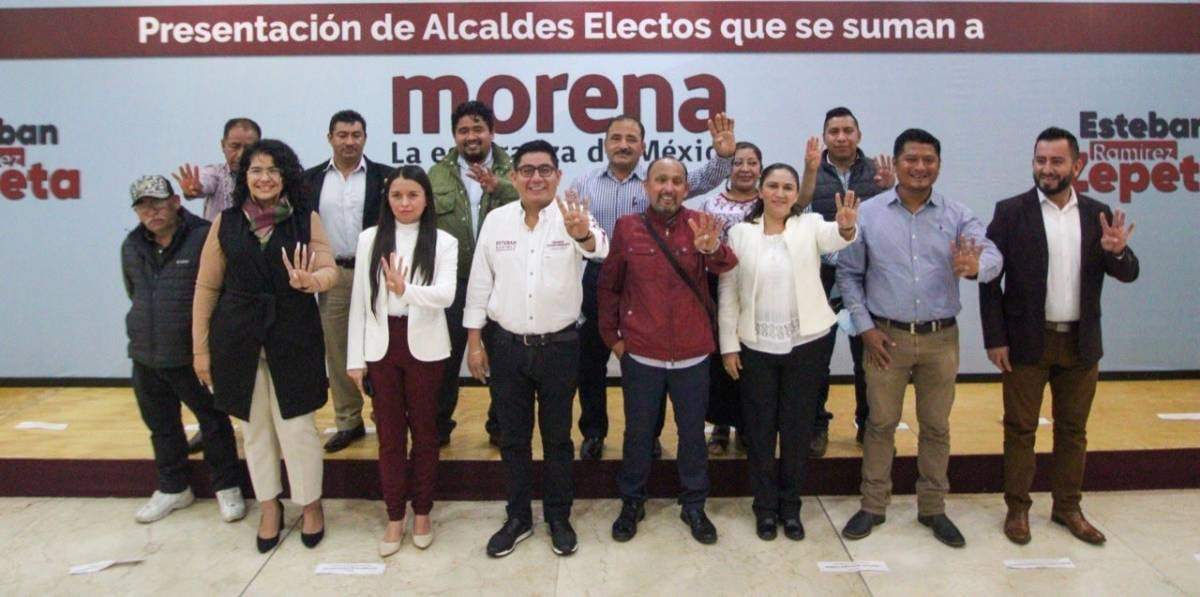 Presentación de presidentes municipales recién incorporados al partido gobernante