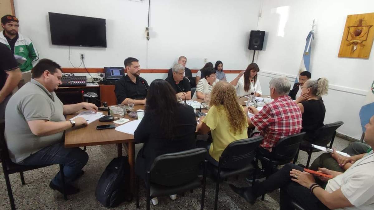 Los ediles rechazaron la Ordenanza Impositiva 2026 que envió el ejecutivo. Fuente: (Centenario Digital)