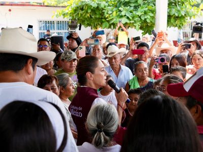 Sheinbaum visita zonas afectadas por lluvias en Puebla