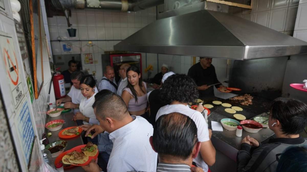 Taquería El Califa de León, ubicado en Ribera de San Cosme