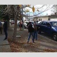 Un afiliado de la UCR golpeó al presidente de la Convención en la vereda de la sede de Zapala