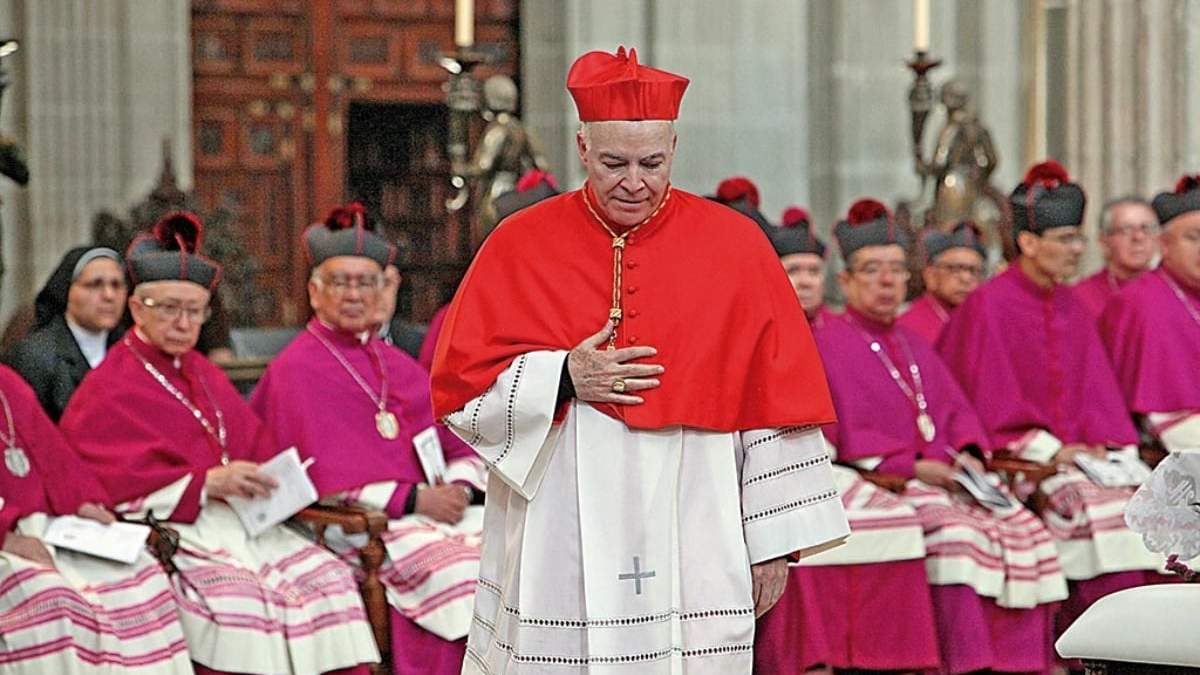 El arzobispo Carlos Aguiar Retes