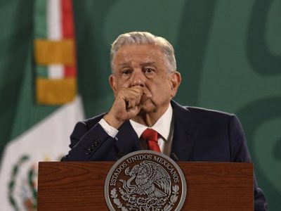 AMLO propondrá que una mujer indígena sustituya a Brenda Lozano como agregada cultural en España