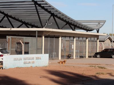 Monitorean a 90 penitenciarios en Senillosa por casos de coronavirus