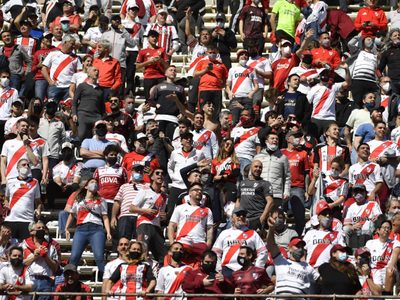 El Gobierno y la AFA acordaron respetar "con firmeza" el aforo del 50% en los estadios