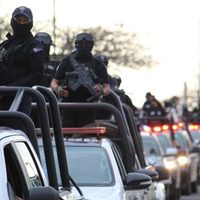Comando somete a policías y rescata a un sicario de hospital en Veracruz (Video)