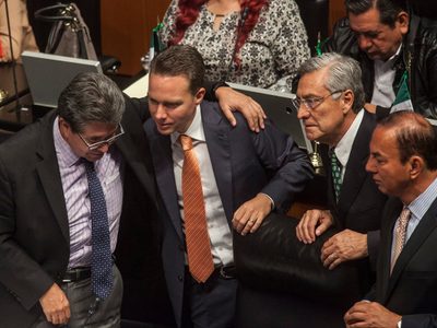 Los 82 senadores de Morena, PRI, PRD, Verde y MC que aprobaron la licencia de Manuel Velasco