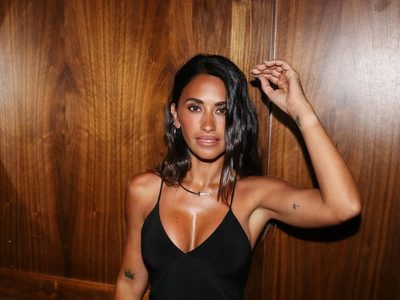 Antonela Roccuzzo marca el pulso del verano 2026 con un vestido joya de estilo mediterráneo