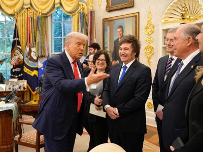 Desconcierto libertario: cruces y peleas por los dichos de Donald Trump
