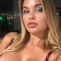 ¡Qué curvas! El tamaño parece que le pesan a Anastasiya Kvitko ¡Cuidado!