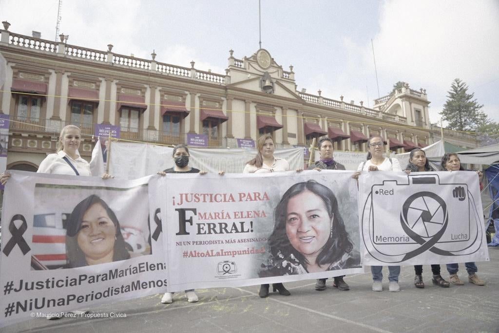 Fernanda De Luna Fernanda de Luna Ferral en un evento de la Red en Memoria y Lucha de Periodistas Asesinados o Desaparecidos.