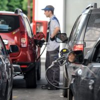 ¡Consecuencias del aislamiento! La venta de las naftas se redujo un 88%