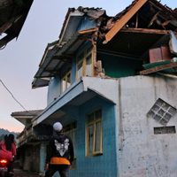 Un terremoto golpea con dureza a Indonesia y deja varias víctimas