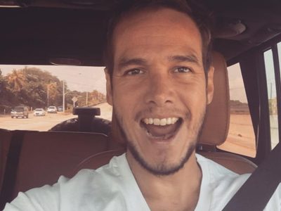 ¿Insensato? Emanuel Ortega genera críticas por pasar su cuarentena en compañía de un exótico animal