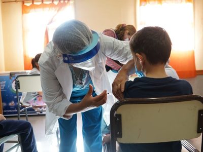 Comienzan a aplicar la vacuna a la población pediátrica mayor de 6 meses