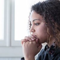 Si los domingos te invade la tristeza, esto es lo que dice la psicología sobre tu estado emocional