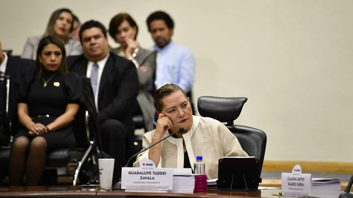 Cuestionan a Guadalupe Taddei sobre la contratación de su hijo en la ponencia de Yasmín Esquivel