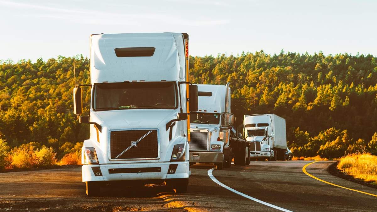 En julio se aplicaron dos incrementos en los combustibles, lo que llevó a un alza mensual del 4,51% en este insumo clave para el transporte.