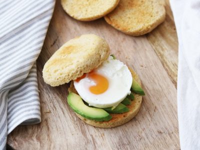 Pan de huevo casero: la opción fácil y económica para el desayuno o la merienda