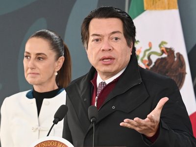 Los cuatro frentes que sacuden a Mario Delgado en la SEP